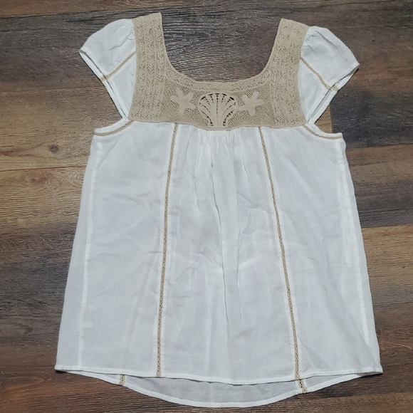 Edme & Esyllte Anthropologie Chic Tan and White Blouse with Elegant Design - Picture 11 of 11